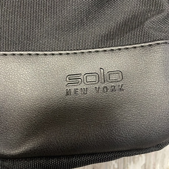 Solo backpack great condition - Picture 2 of 13